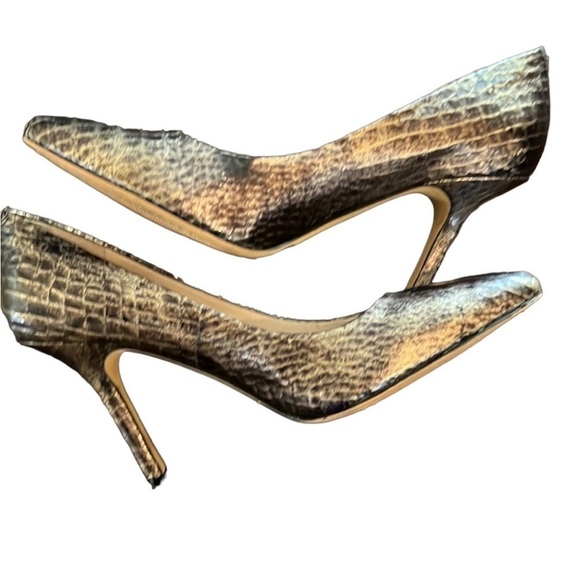 Vince Camuto Woman’s Snake Heels Size 8 1/2 - Picture 2 of 7